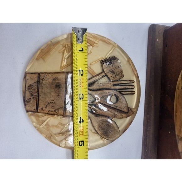 Vintage Wooden Napkin holder and matching Lucite trivet - Picture 6 of 9